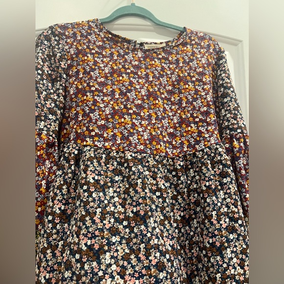 ☀️Floral Top☀️ - Picture 3 of 6